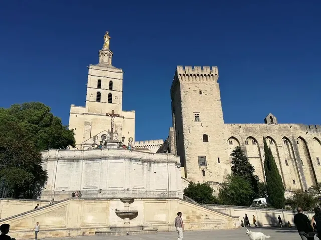 🇫🇷 Avignon's Papal Palace: Where History & Art Collide