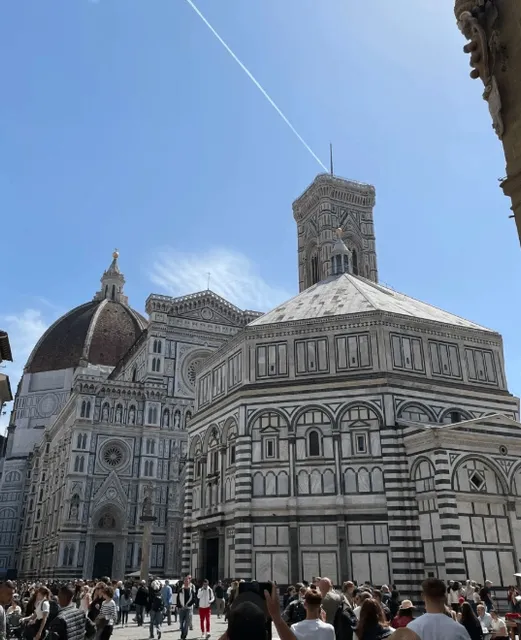 Here, one can catch a glimpse of a corner of paradise.