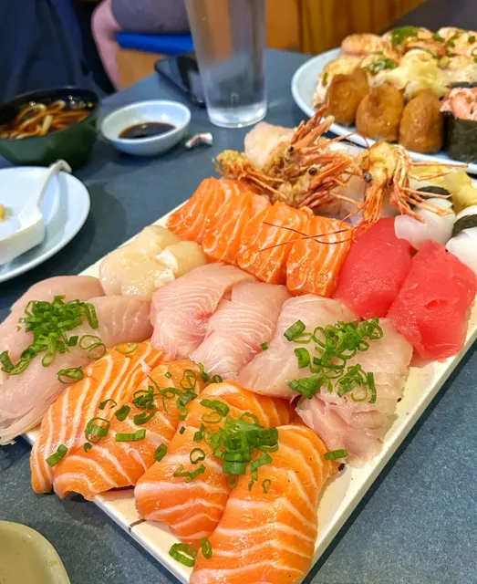 Portland Sushi Saburos｜Old-School Spot with Insane Portions 🤯