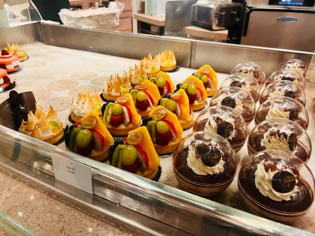 🍫 Bellagio's Hidden Gem: World's Largest Chocolate Fountain!