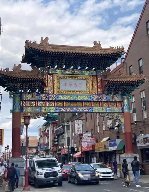 🏮 Philadelphia’s Chinatown: Where Cats Rule and Dumplings Reign 🏮