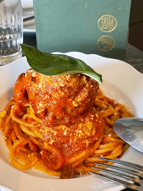 🇮🇹 La Tana - Commercial Drive's Handmade Pasta Heaven! 🍝✨