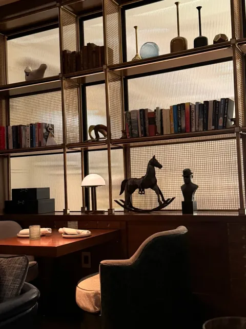 Timeless Elegance with Classic Charm 🏨