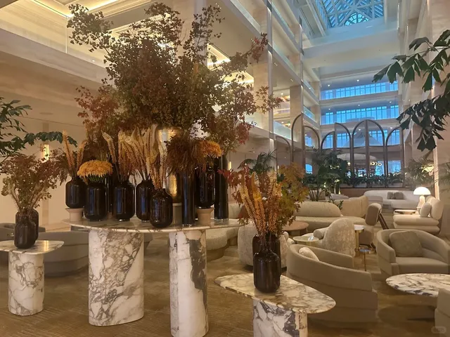 This Place Is Perfect for Relaxation～Santa Monica Regent 🏖️🌊