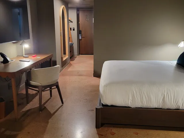 Such a Lovely Hotel in Miami! 🌴🏨