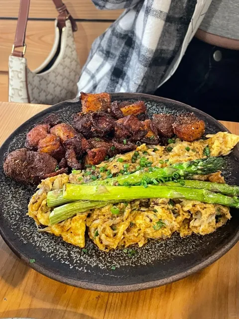 Windsor Court: A New Orleans Icon! 🏨✨