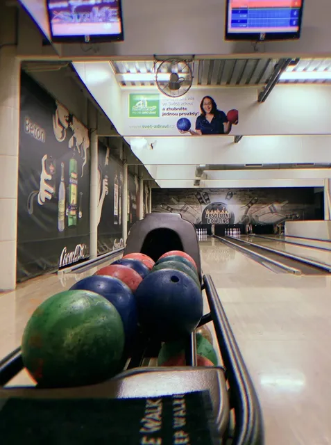 🎳 Prague's Hidden Gem: Bowling Like It's the 80s at Absolute Bowling 
