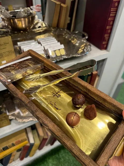 Can you tell this is a chocolate shop? 🍫