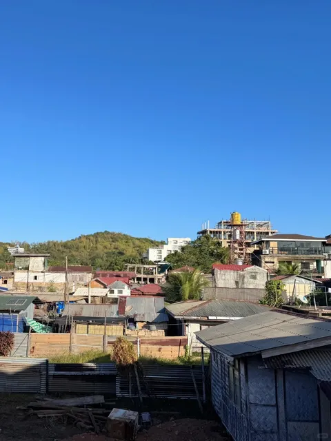  Coron Town’s Hidden Gem: Lolo Nonoy’s Food & Music Bar! 🍻