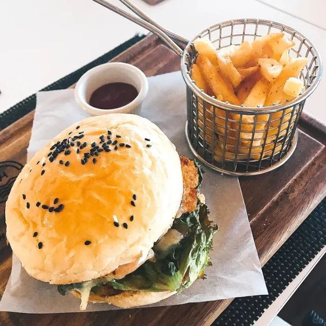 🏝 Fiji Main Island Guide: Where to Stay & Must-Do Activities!