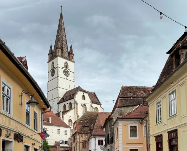 Romania Travel Diary | Sibiu × Brașov – A Fairytale Come to Life 🏰✨