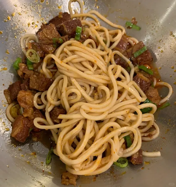 Little Rock - Spicy Noodles 🍜 + Steamed Dumplings 🥟