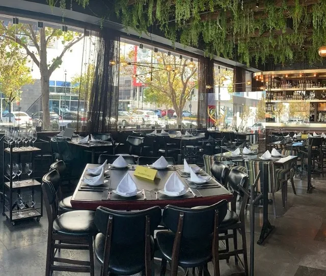 Mochomos, Riqueza Sonorense: A Steakhouse Experience