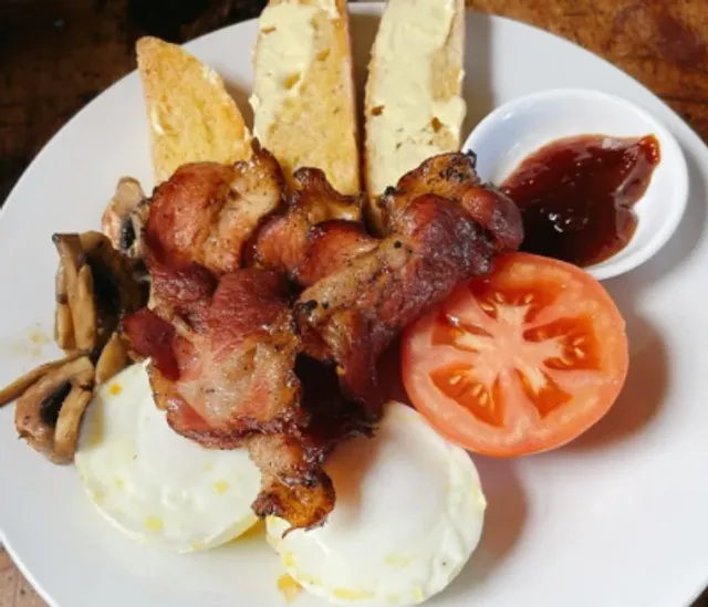 Minniribbie Farm | A Free-Range Pig Farm & Cozy Café in Lincoln!