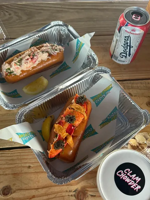 🦞 Who Gets It?! Santa Barbara Is a Seafood Lover’s Paradise! 🎣