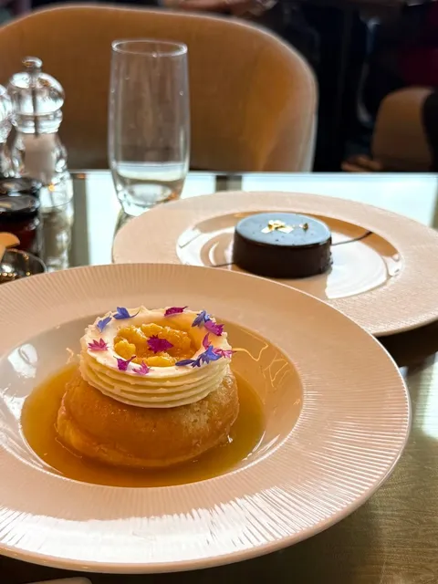 Mo LoungeMo Lounge Afternoon Tea 🍵 with a View of Central Park 🌳