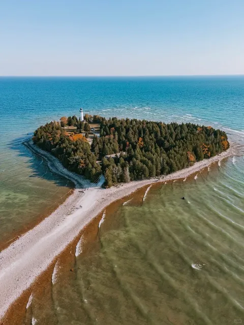 🚗🍂 Fall Escape near Chicago: Door County’s Autumn Magic!