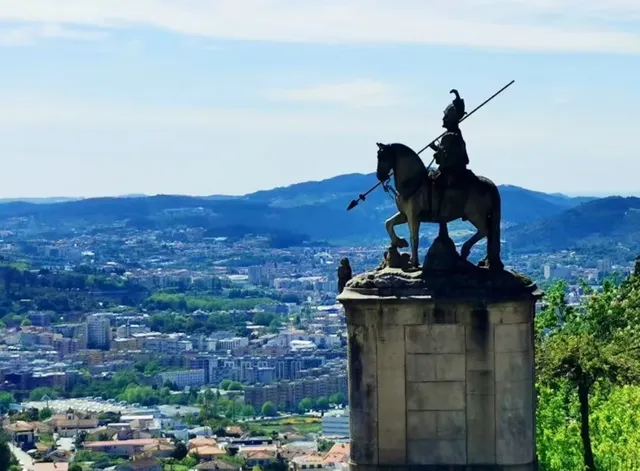 Embracing the beautiful scene in Sintra