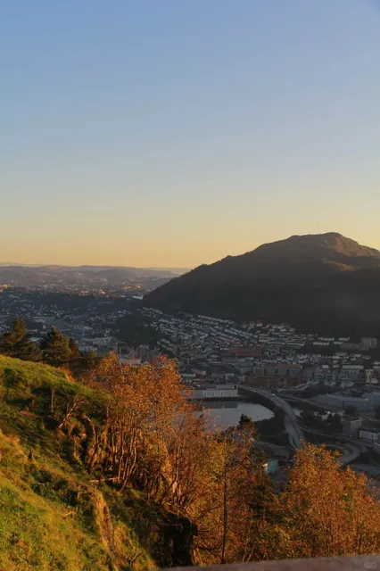 🏡 Bergen | Encountering Bright Sunshine in the Rain City 🌅