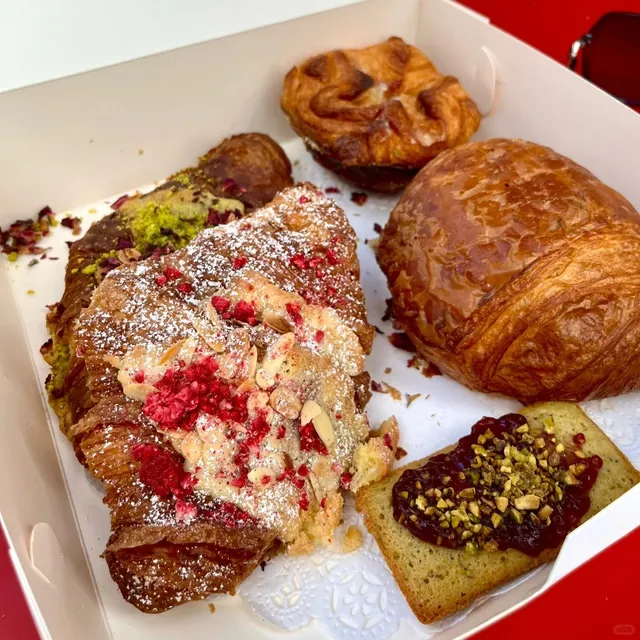 ​​L'Appartment 4F | NYC's Hottest Engineer-Turned-Baker 🥐✨​​