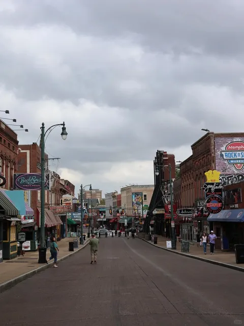 My Half-Day Solo Trip to Memphis