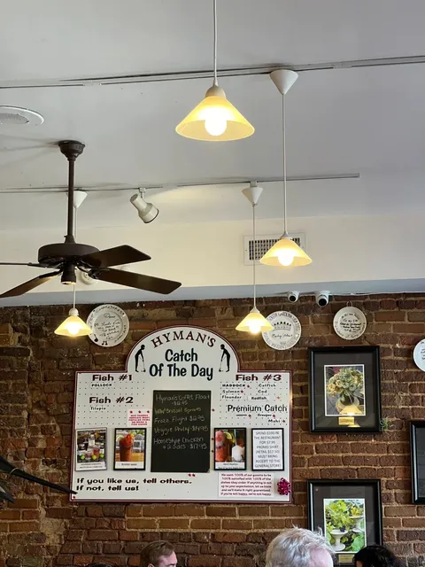 Charleston | What to Eat in a Day 🍳🦞🍷 | Century-Old Seafood Spot