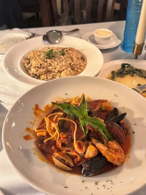 Earl's Kitchen in Bellevue: Delicious, Affordable & Pretty! 🌟