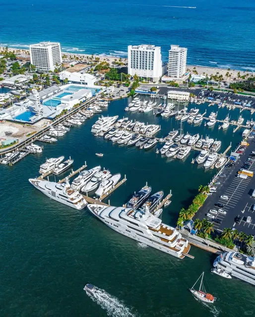 A City of Sun, Money, and Contrasts