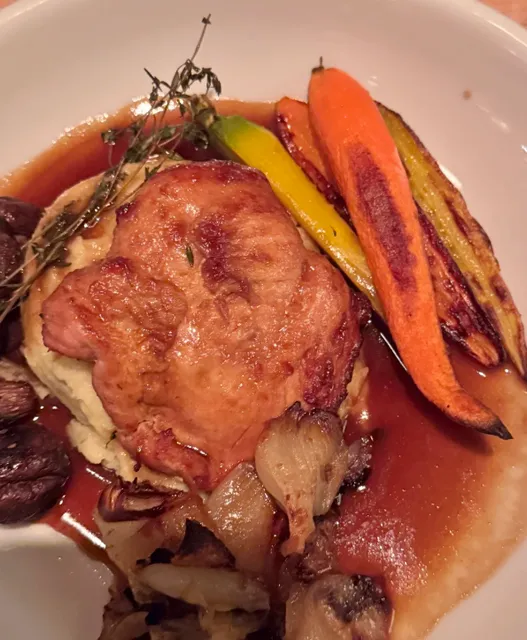 San Diego | Cozy Winter Vibes at this UTC Restaurant 🍗