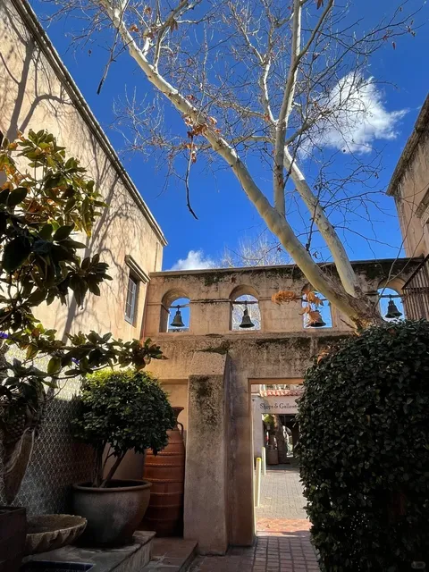 Phoenix Moments: The Red Rock Charm of Sedona 🏜️❤️