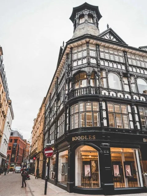 🇬🇧 Just 30min from Manchester: A Breathtaking Movie-Worthy Estate!