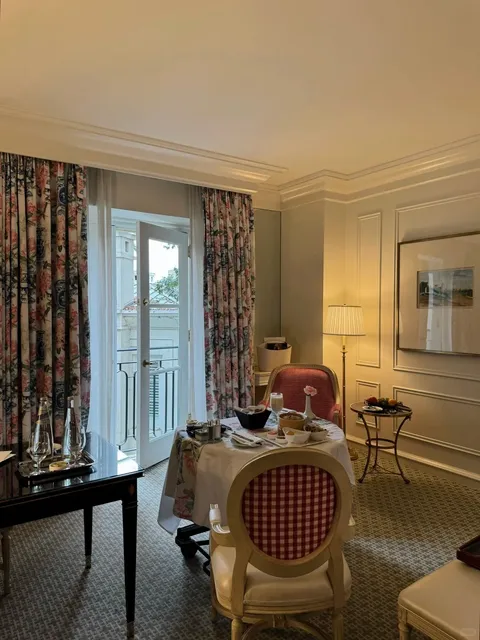 The Peninsula Beverly Hills 🎀🏨