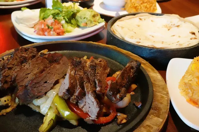  Food | San Antonio – First Meal to Beat the Fatigue 🍽️✨