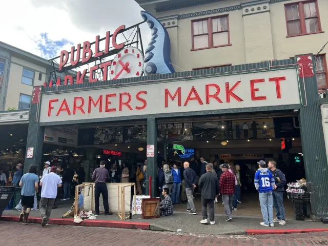 Unique Shops & Restaurants