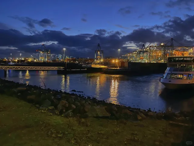 Port of Rotterdam – Where Industrial Might Meets Future Tech! 🌊🚢