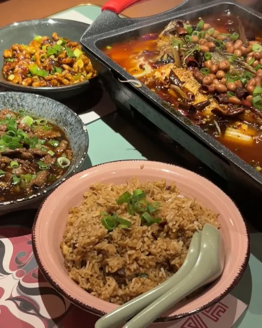 🇪🇸 Barcelona | Too spicy to get out of a Sichuan restaurant 🤣