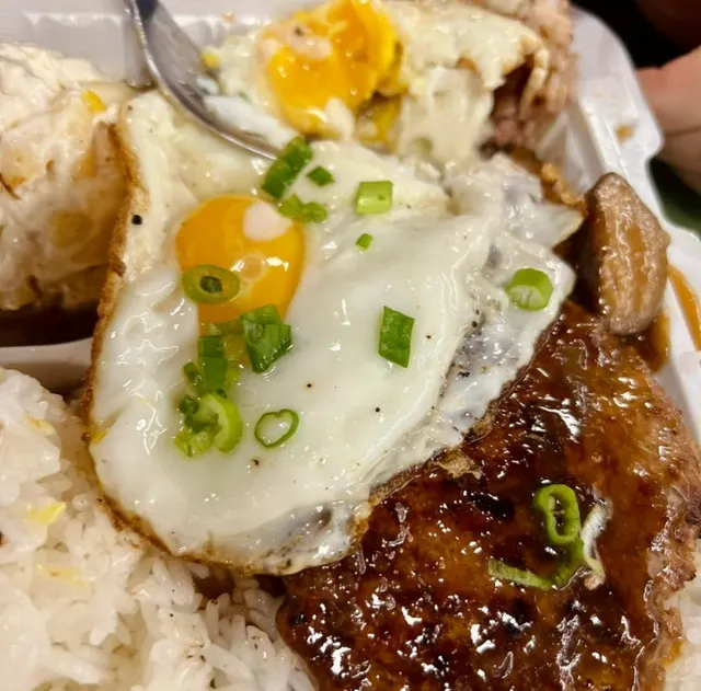  Ono Hawaiian Plates | A Taste of the Islands in a Minneapolis 