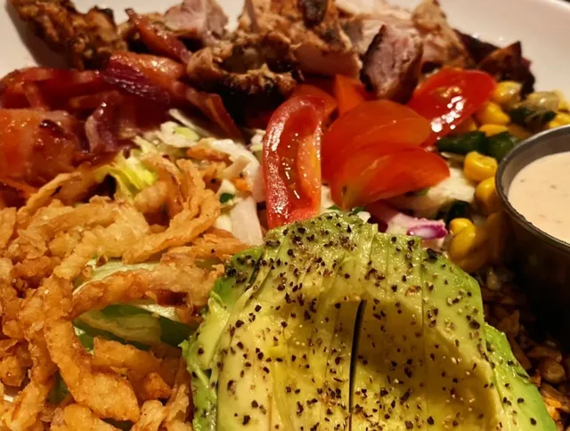 🍔 Red Cow | A Modern Twin Cities Staple for Burgers & Craft Beer 🍔