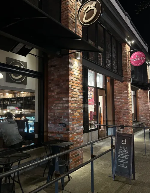 ​​3 Hidden Gem Restaurants in Victoria | Unique & Delicious​​