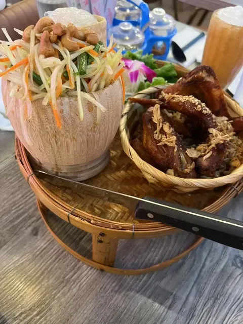 Irvine | Can’t Claim to Be the Best Thai Without a Thick Menu 📘🔥