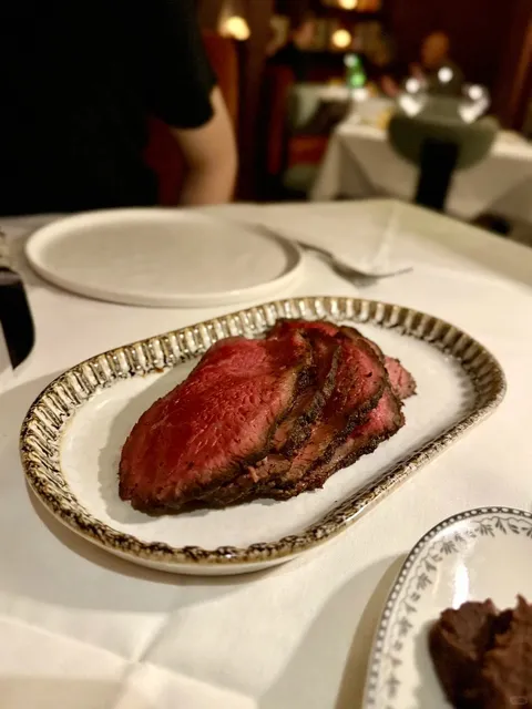 A New Chicago Steakhouse Landmark? | A Carnivore's Delight 🥩✨