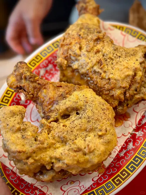 A Michelin Chef’s Fried Chicken Joint 🌟