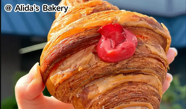 Seattle's 4.9🌟 370+ Review Middle Eastern Bakery & Croissants 🥐