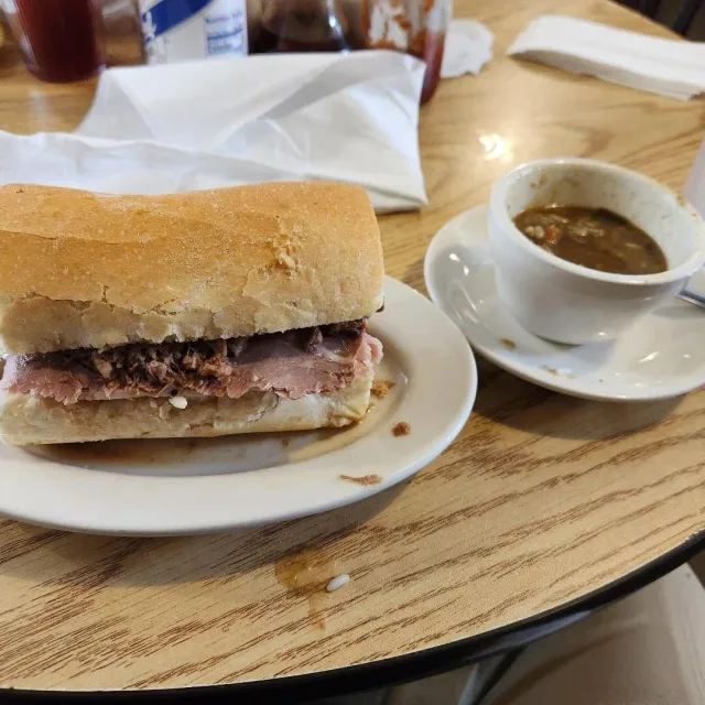 French Quarter Must-Eat Spot! 🥪🍲