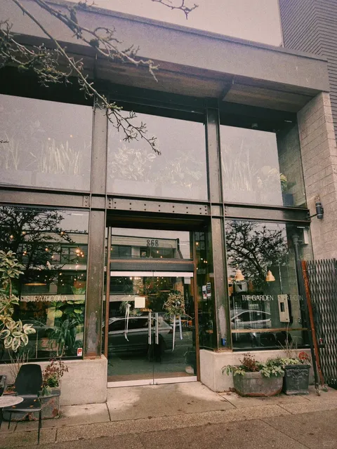 🇨🇦 Vancouver | A Secret Garden Café in the Concrete Jungle 🌿☕