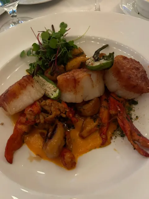 An Unforgettable Evening at Peninsula Grill! 🎉🍾