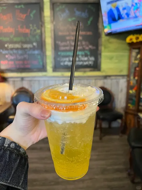 Hideaway House in Sedona – Home of the Amazing Peach Pizza! 🍑🍕