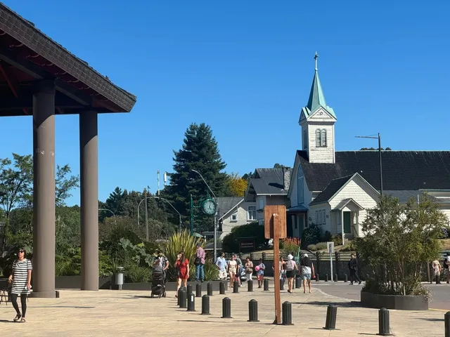 Puerto Montt & Puerto Varas: Chile's Lakeside Fairyland! 🌋🏔️✨