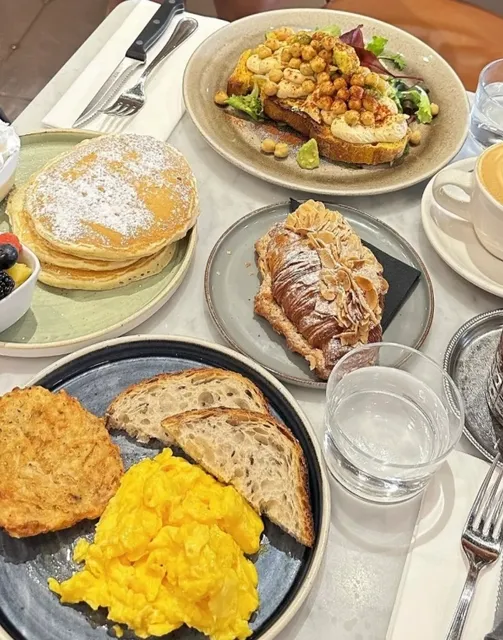 An Amazing Brunch Spot in Rome 🥓