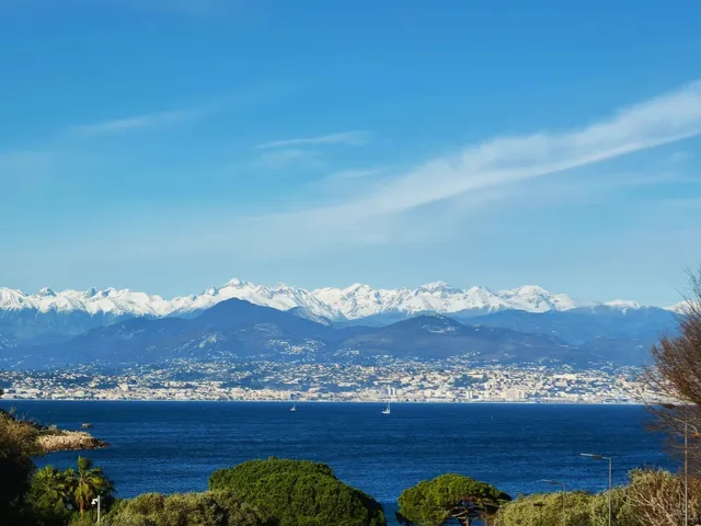 🇫🇷 Antibes: Why Winter Might Be Even Better